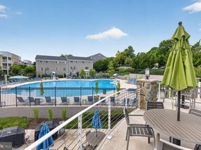 4113 S Four Mile Run Drive 102, Arlington VA 22204