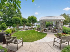 4113 S Four Mile Run Drive 102, Arlington VA 22204