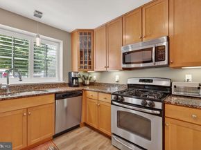 4113 S Four Mile Run Drive 102, Arlington VA 22204