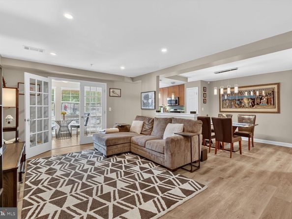4113 S Four Mile Run Drive 102, Arlington VA 22204
