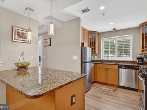 4113 S Four Mile Run Drive 102, Arlington VA 22204