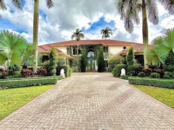 21379 Rockledge Ln