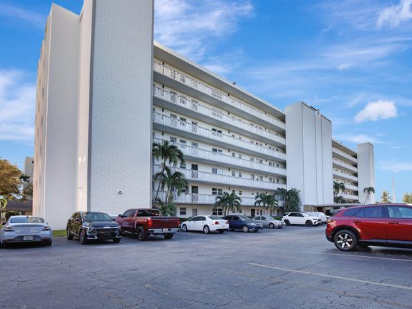 1000 NE 12th Avenue 304, Hallandale Beach FL 33009
