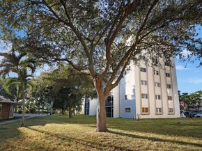 1000 NE 12th Avenue 304, Hallandale Beach FL 33009