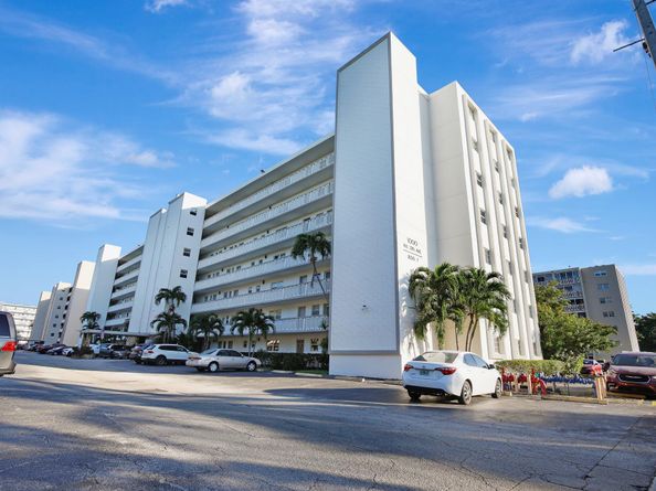 1000 NE 12th Avenue 304, Hallandale Beach FL 33009