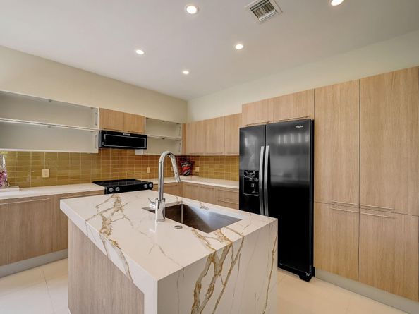173 SE 1st Cir 173, Pompano Beach FL 33060