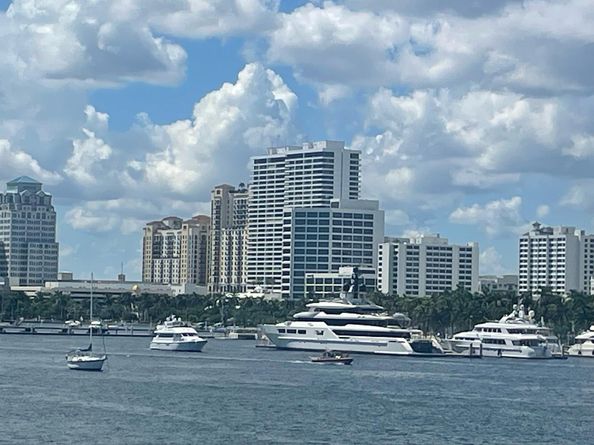 525 S Flagler Drive 19b, West Palm Beach FL 33401