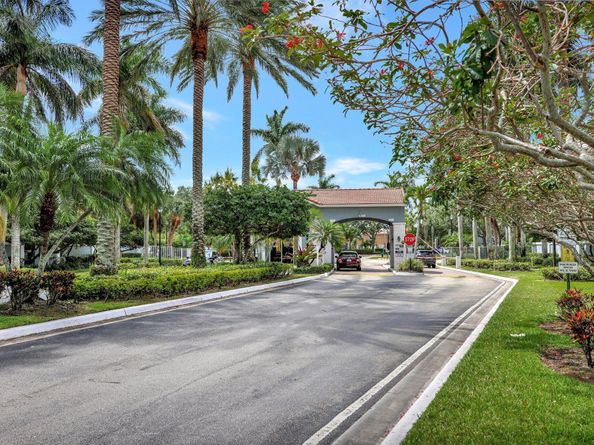 3768 SW 50th Court, Fort Lauderdale FL 33312