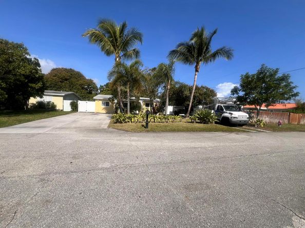 607 W Perry Street, Lantana FL 33462