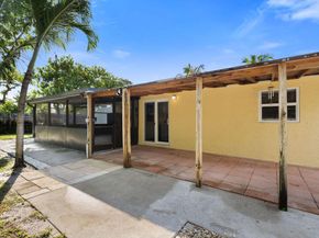 607 W Perry Street, Lantana FL 33462