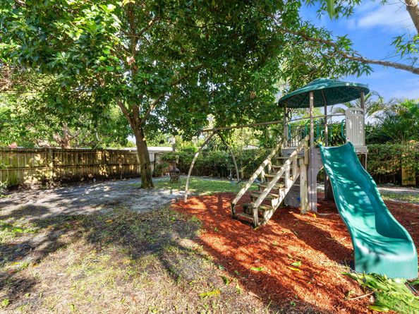 607 W Perry Street, Lantana FL 33462