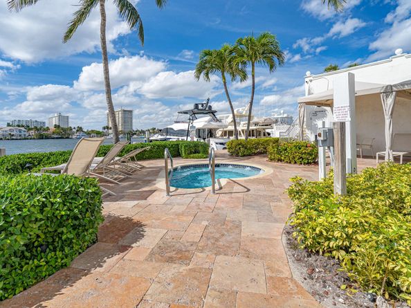 1 Las Olas Circle 1501, Fort Lauderdale FL 33316