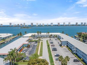 117 Lehane Terrace 201, North Palm Beach FL 33408