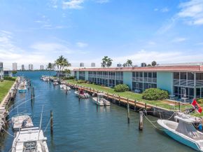 117 Lehane Terrace 201, North Palm Beach FL 33408