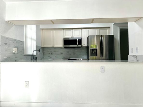 6500 W Sample Rd 6500, Coral Springs FL 33067