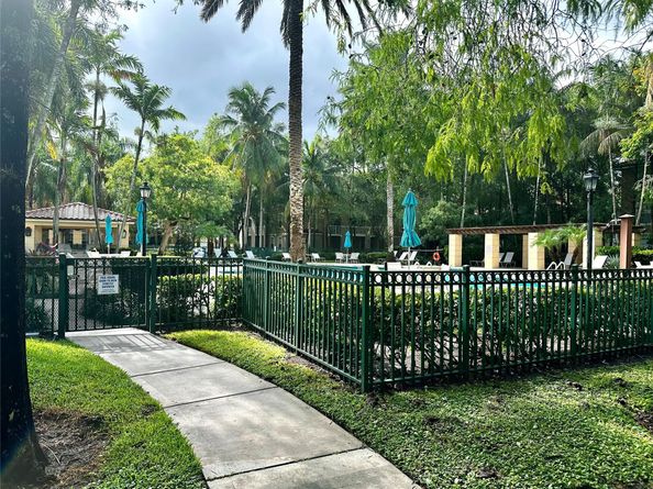 6500 W Sample Rd 6500, Coral Springs FL 33067
