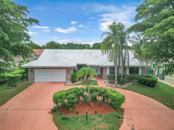 4664 NW 58th Ter, Coral Springs FL 33067