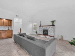 4664 NW 58th Ter, Coral Springs FL 33067