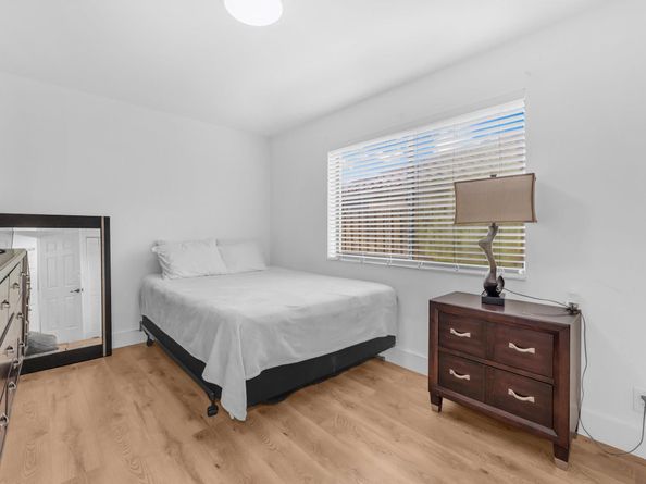 4664 NW 58th Ter, Coral Springs FL 33067