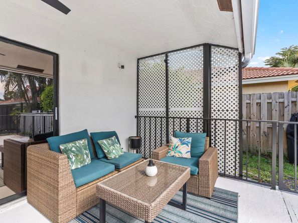 4664 NW 58th Ter, Coral Springs FL 33067