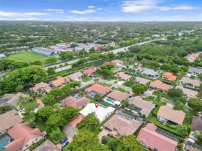 4664 NW 58th Ter, Coral Springs FL 33067