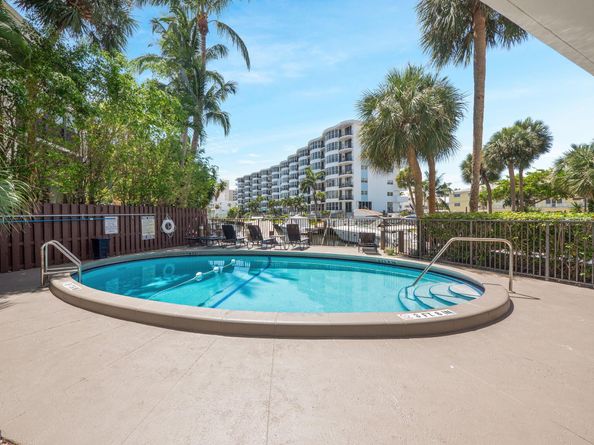 4800 Bayview Drive 606, Fort Lauderdale FL 33308