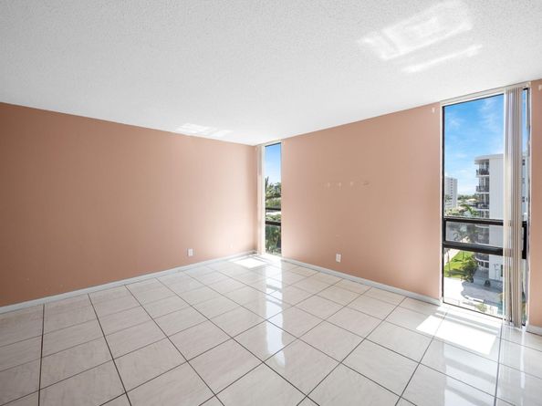 4800 Bayview Drive 606, Fort Lauderdale FL 33308