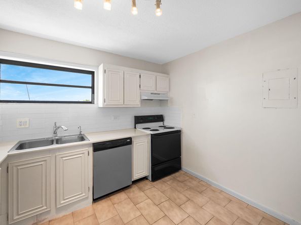4800 Bayview Drive 606, Fort Lauderdale FL 33308