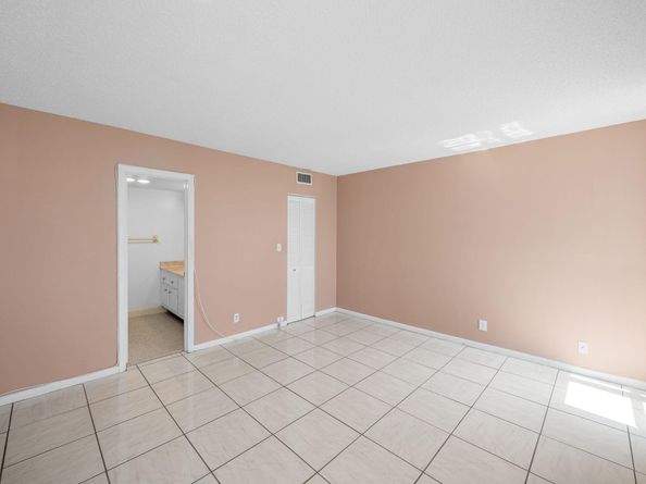 4800 Bayview Drive 606, Fort Lauderdale FL 33308