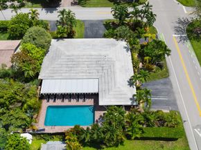 2667 NE 32nd St, Fort Lauderdale FL 33306