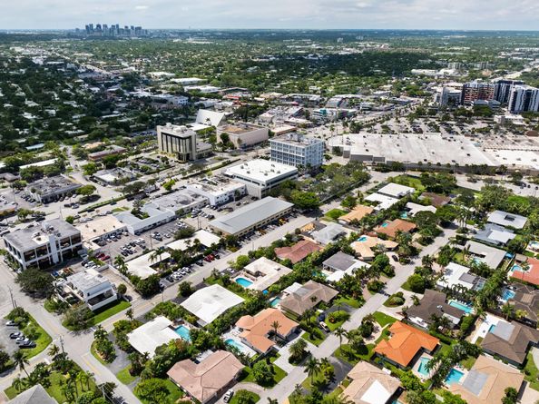 2667 NE 32nd St, Fort Lauderdale FL 33306
