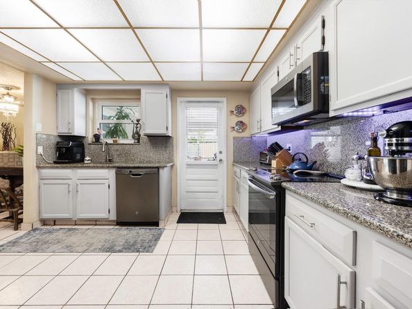 2667 NE 32nd St, Fort Lauderdale FL 33306
