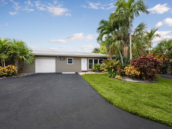 2667 NE 32nd St, Fort Lauderdale FL 33306