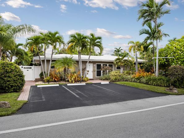2667 NE 32nd St, Fort Lauderdale FL 33306