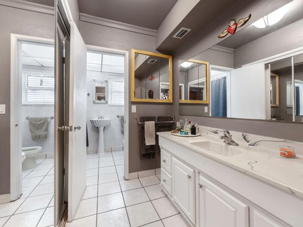 2667 NE 32nd St, Fort Lauderdale FL 33306