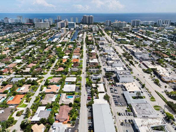 2667 NE 32nd St, Fort Lauderdale FL 33306