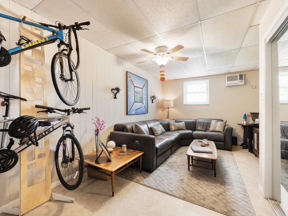 2667 NE 32nd St, Fort Lauderdale FL 33306