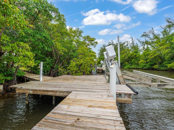 216 SE Atlantic Drive, Lantana FL 33462