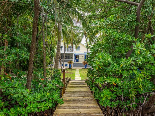 216 SE Atlantic Drive, Lantana FL 33462