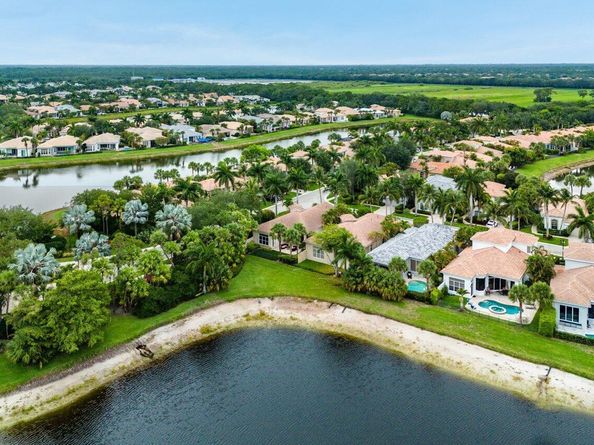 102 Andalusia Way, Palm Beach Gardens FL 33418