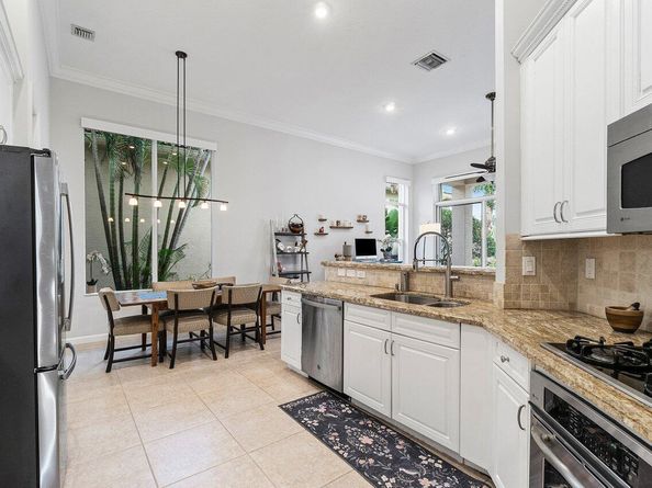 102 Andalusia Way, Palm Beach Gardens FL 33418