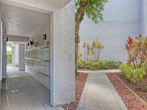 6850 10th Ave 101, Lake Worth FL 33467