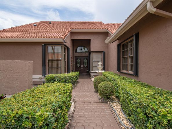 19261 Cherry Hills Terrace, Boca Raton FL 33498