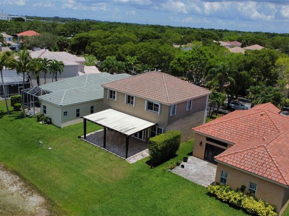 4375 Foxtail Ln, Weston FL 33331