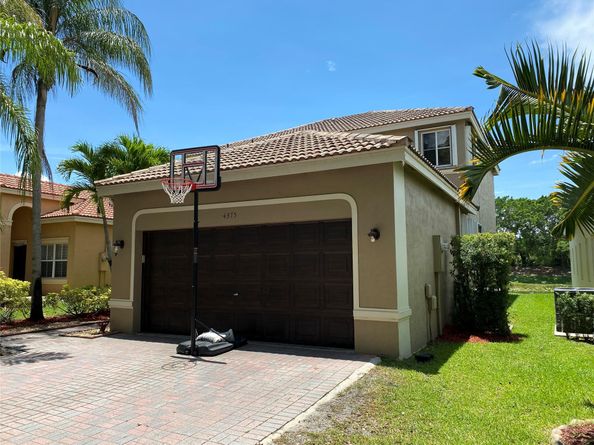 4375 Foxtail Ln, Weston FL 33331