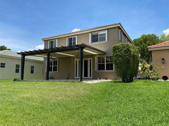 4375 Foxtail Ln, Weston FL 33331