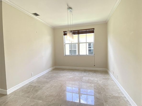4375 Foxtail Ln, Weston FL 33331