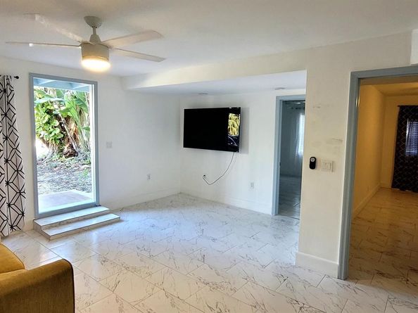 104 NE 5th Street, Fort Lauderdale FL 33301