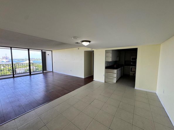 5600 N Flagler Drive 906, West Palm Beach FL 33407