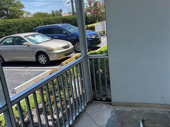 180 Cypress Club Dr 814, Pompano Beach FL 33060